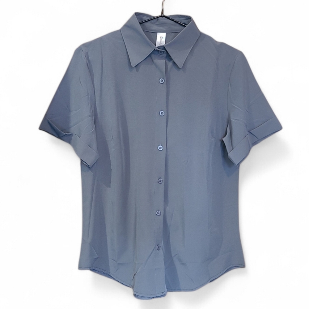 Women's Beauhuty Brand Slim Fit S/S Button Down Dress Shirt Medium NWT!